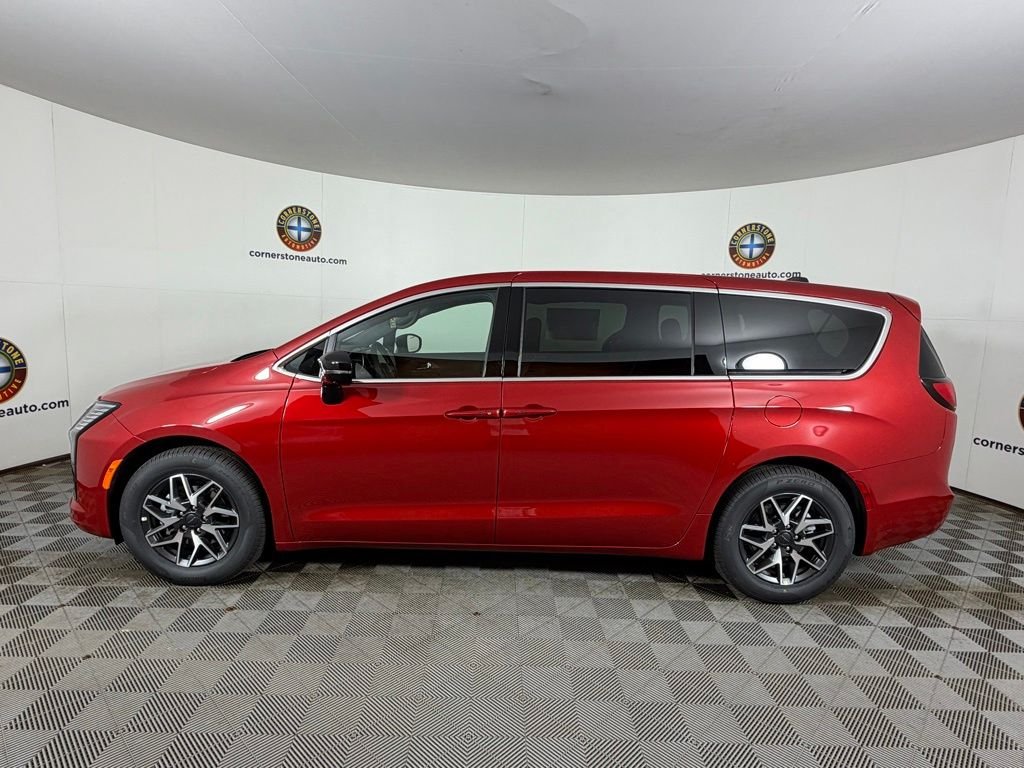 New 2027 Red Hot Pearl-Coat Exterior Paint Chrysler Limited image 18