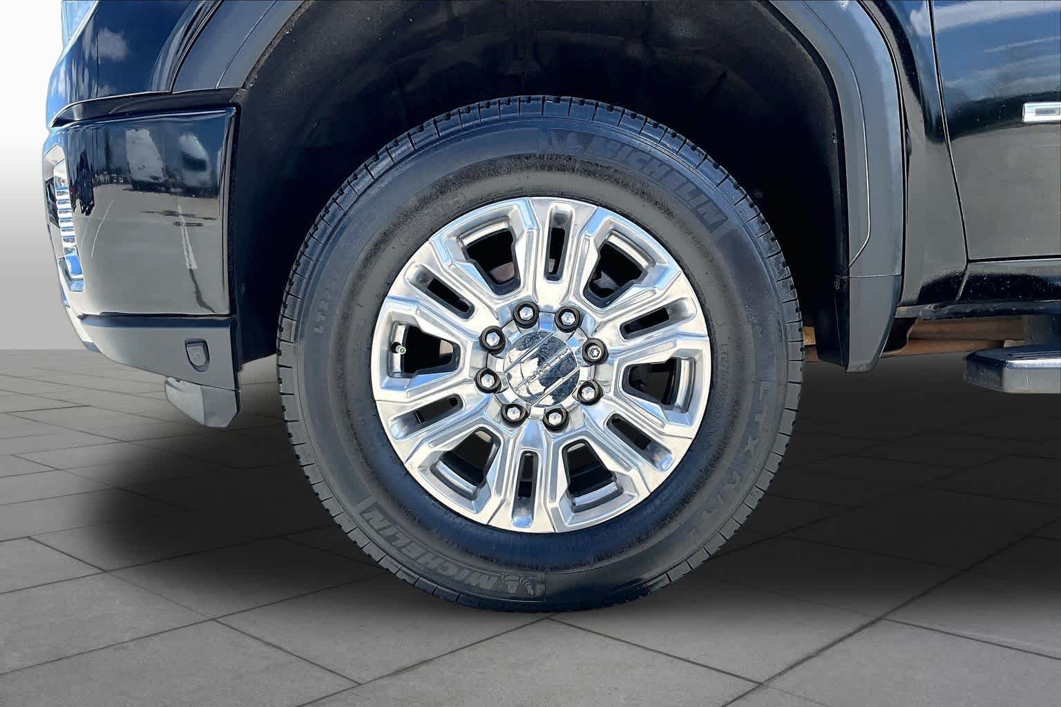 Used 2021 Onyx Black GMC Denali image 11