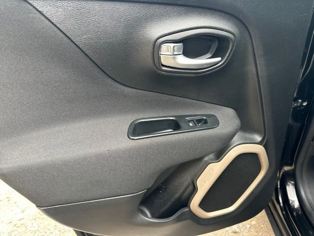2015 Jeep Renegade Sport - Photo 15
