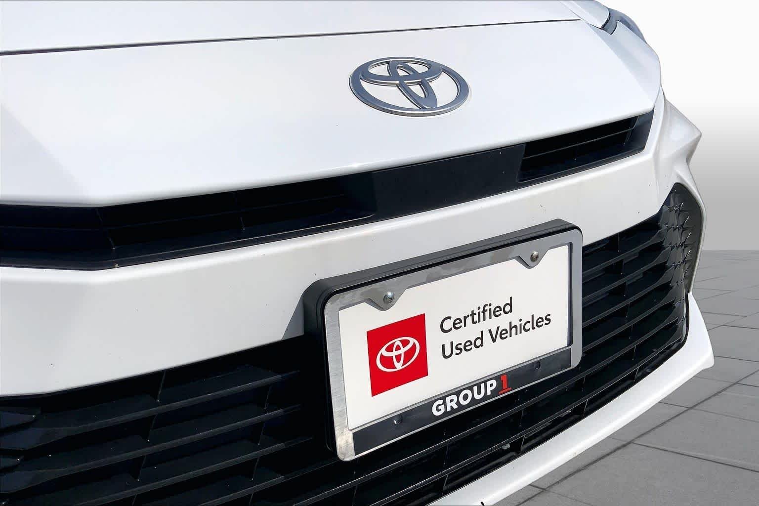 Used 2025 Ice Cap Toyota LE image 29