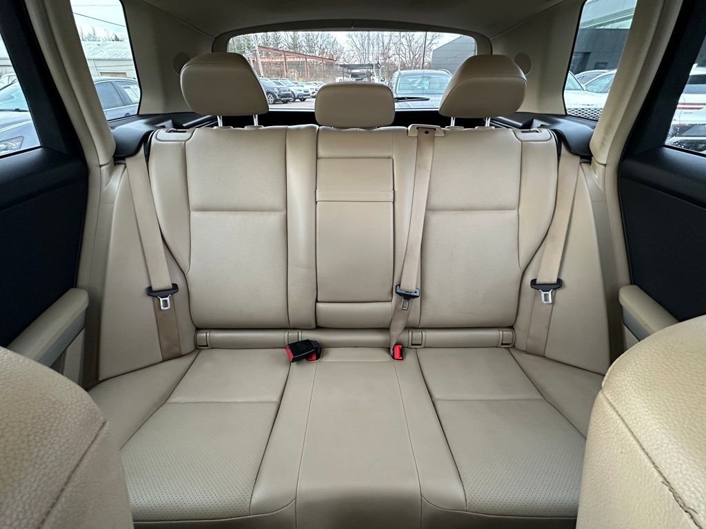 Used 2011 Green Mercedes-Benz GLK 350 image 33