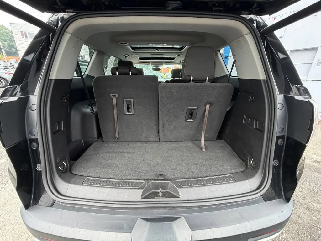 Used 2019 EBONY TWILIGHT METALLIC GMC SLE image 12