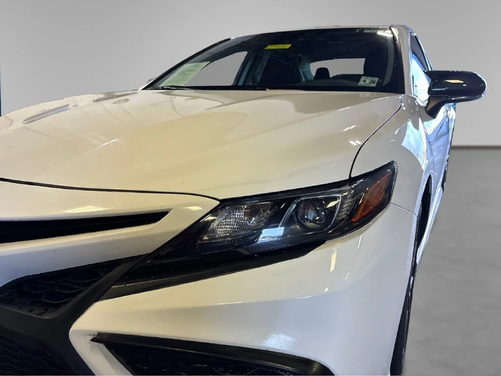 Used 2023 Ice Toyota SE image 19