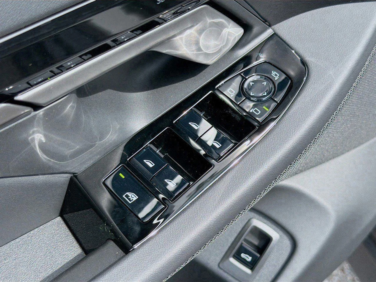 2026 BMW 5 Series 530i - Photo 24