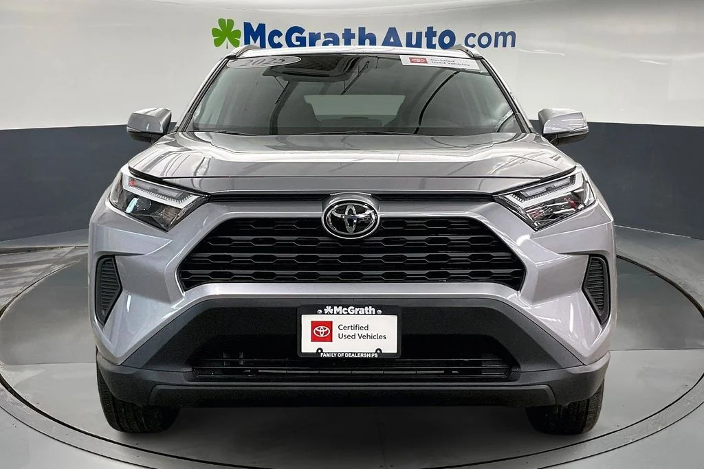Used 2025 Silver Toyota XLE image 5