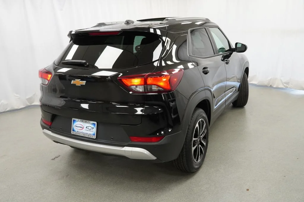 New 2026 Mosaic Black Metallic Chevrolet LT image 2