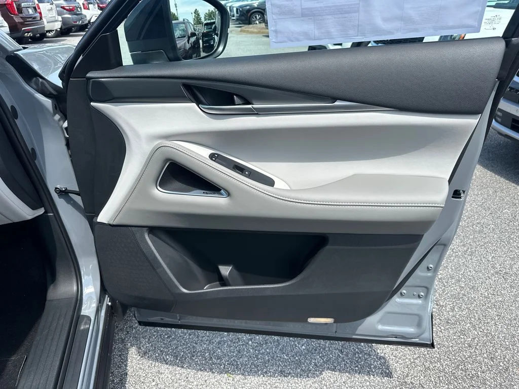 New 2027 Gray INFINITI LUXE image 14
