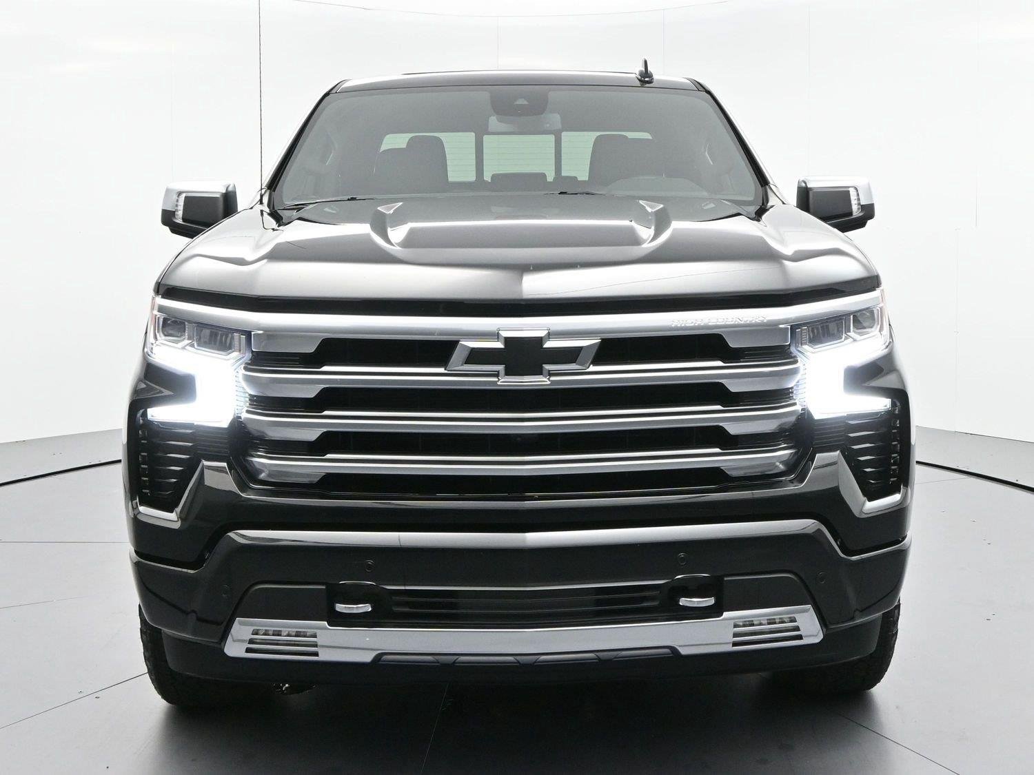 Used 2026 Black Chevrolet High Country image 2