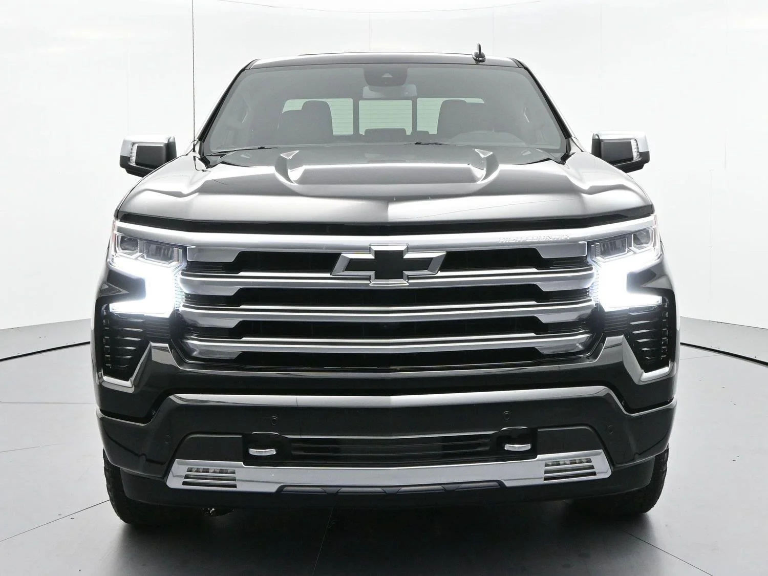 Used 2026 Black Chevrolet High Country image 2