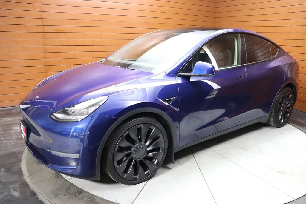 Used 2023 Deep Blue Metallic Tesla Performance image 8