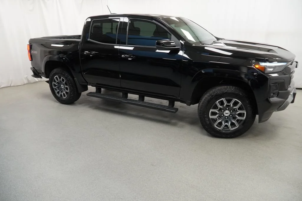 Used 2024 Black Chevrolet Z71 image 5