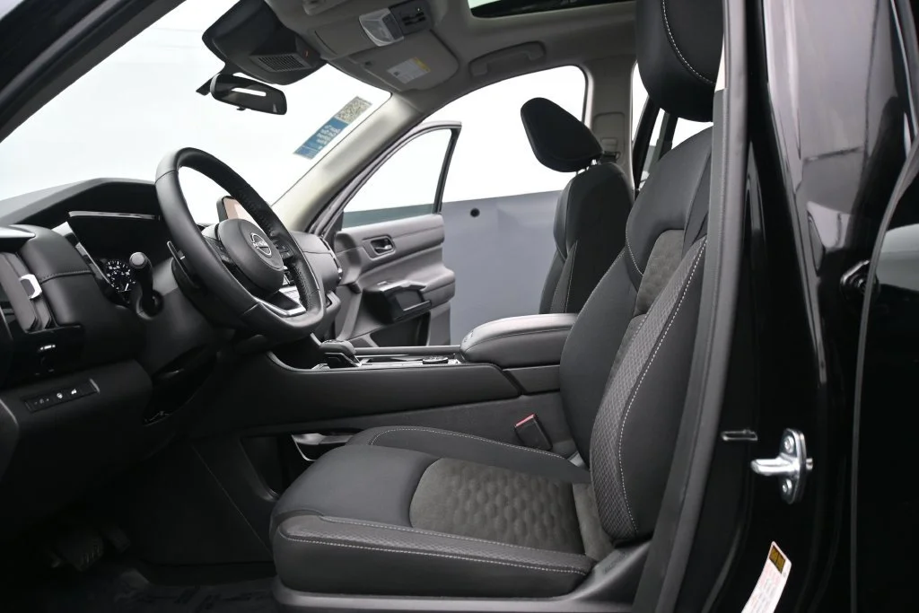 Used 2025 Super Black Nissan SV image 22