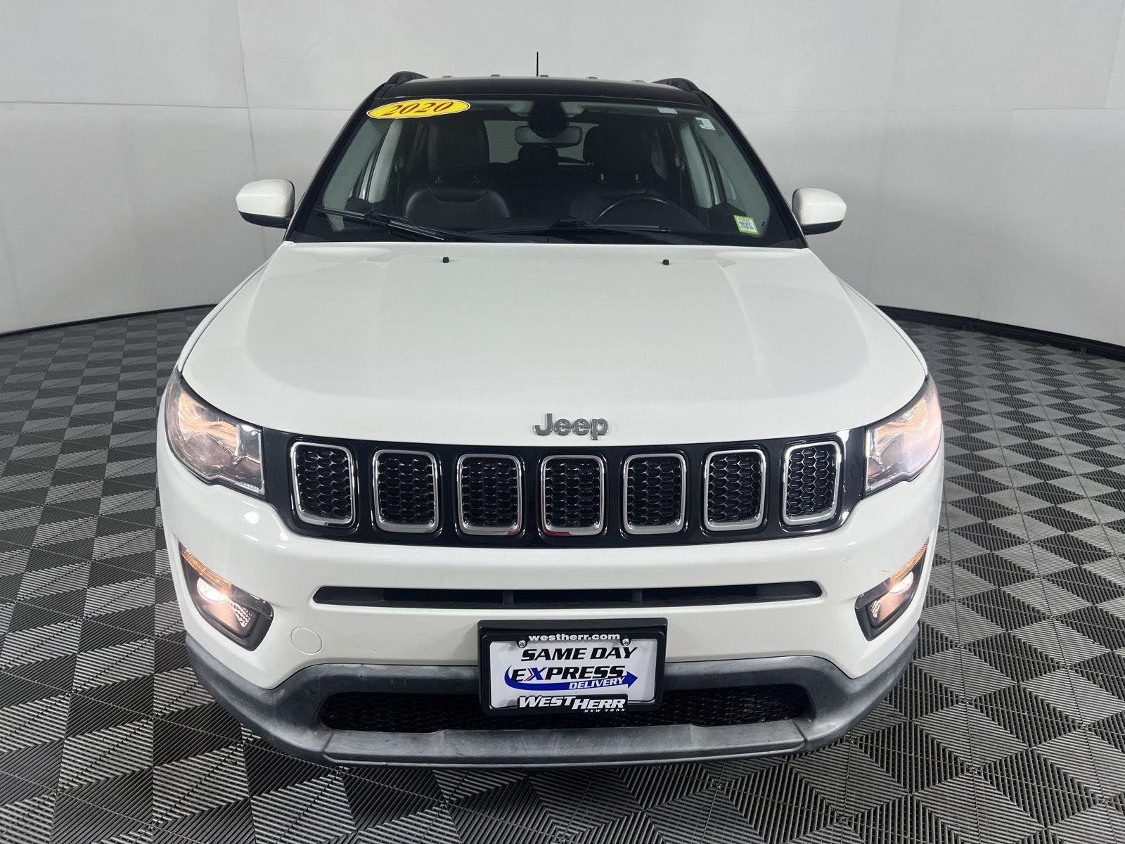 Used 2020 White Clearcoat Jeep Latitude image 3