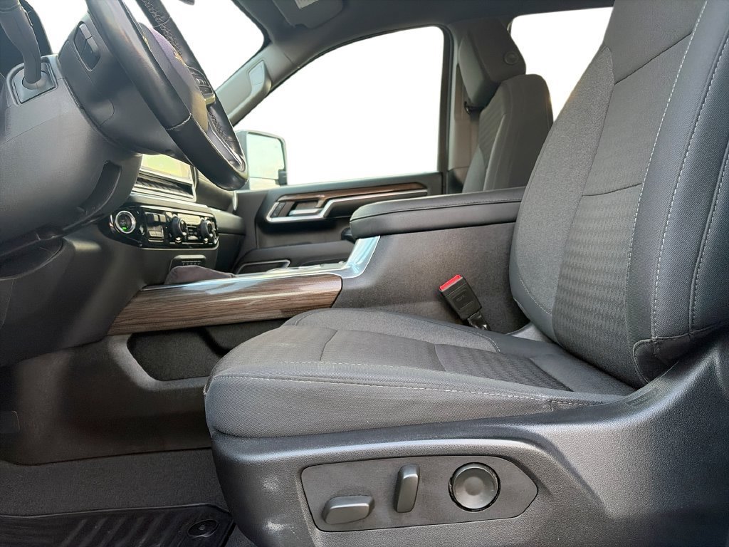 Used 2025 Sterling Gray Metallic Chevrolet LT image 20