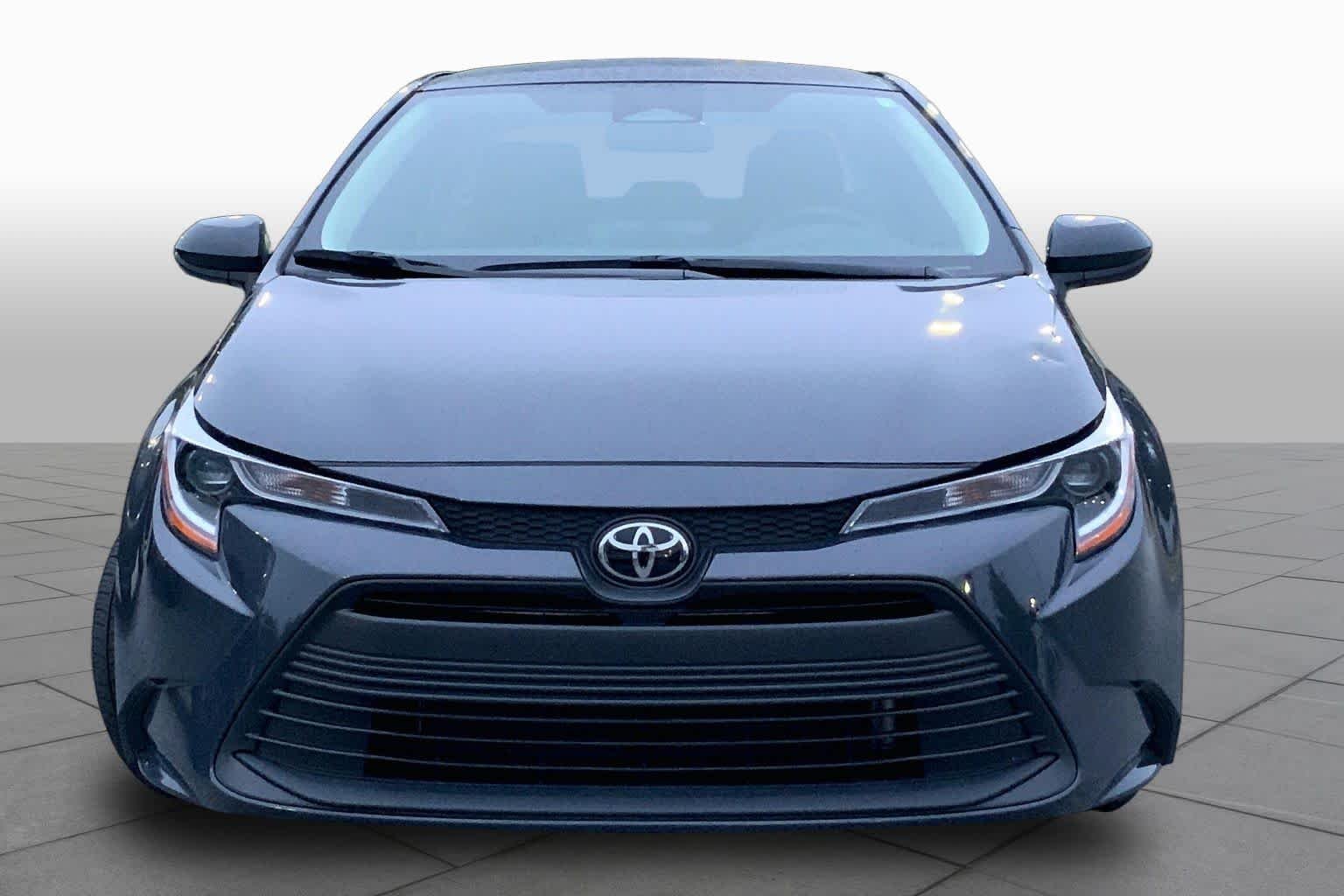 Used 2025 Underground Toyota LE image 4