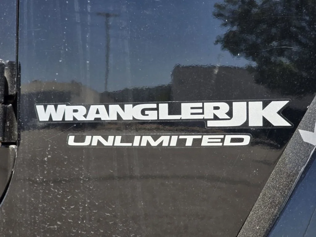 Used 2018 Black Clearcoat Jeep Sahara image 20