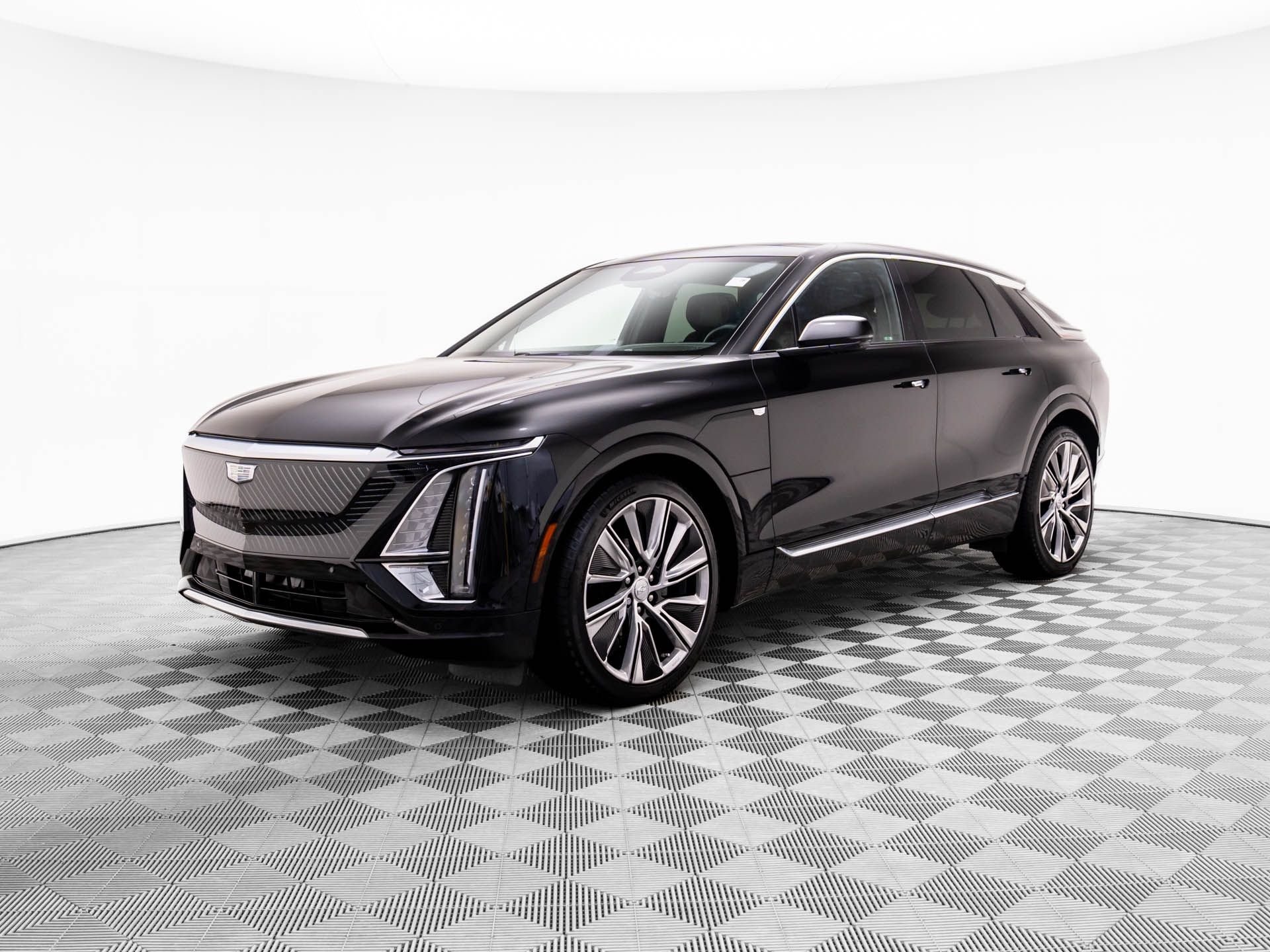 2024 Cadillac Lyriq Luxury photo 3