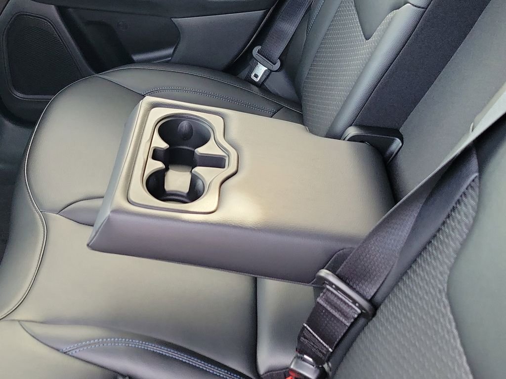 New 2026 Bright White Clearcoat Jeep Latitude image 14