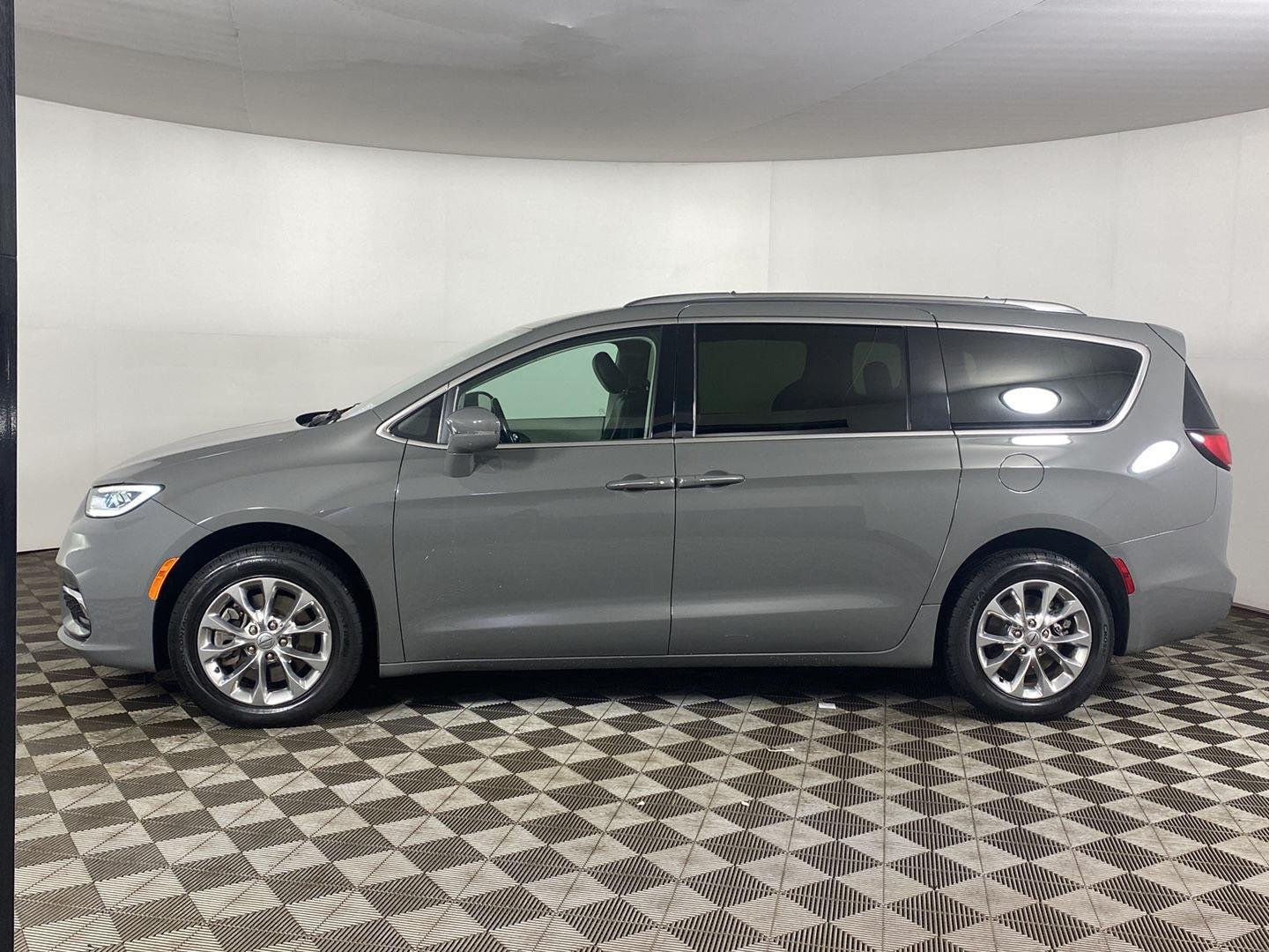 Used 2021 Ceramic Gray Clearcoat Chrysler Touring L AWD image 6