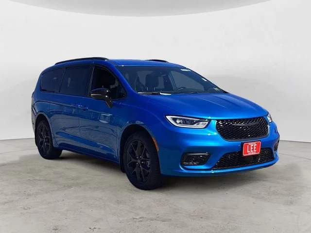 New 2026 Blue Pearl Chrysler SELECT AWD image 8