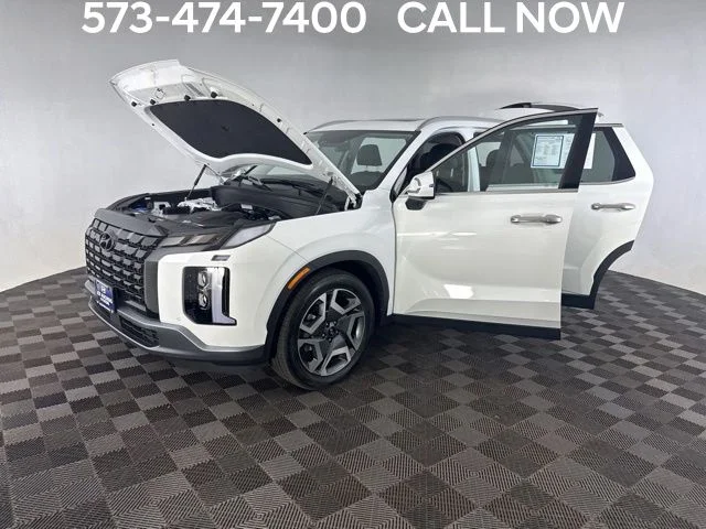 Used 2025 White Hyundai SEL Premium image 11