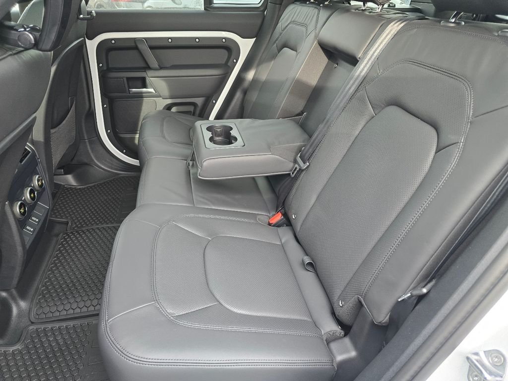2026 Land Rover Defender X-Dynamic SE - Photo 34