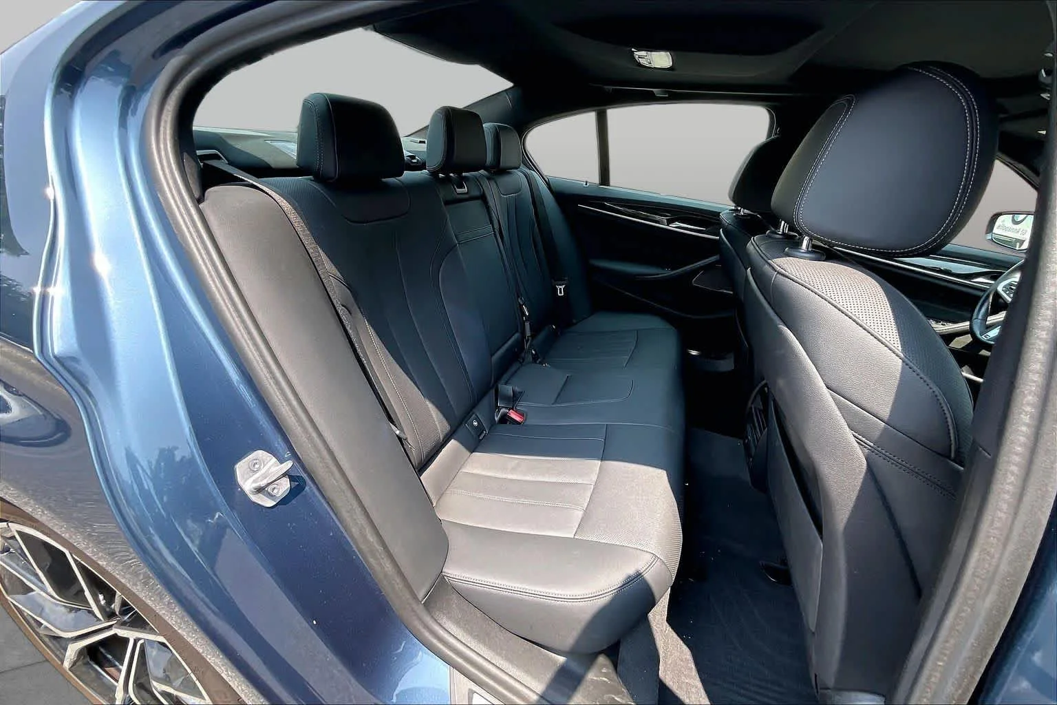 Used 2023 Arctic Race Blue Metallic BMW 530i xDrive image 19