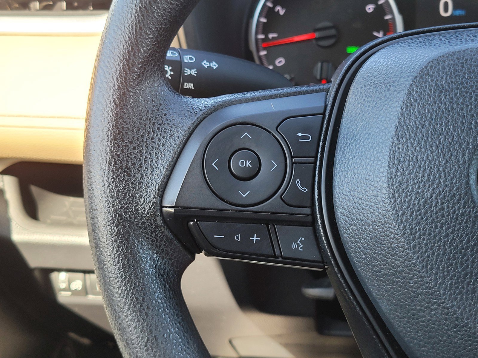 Certified Used 2022  Toyota LE image 25