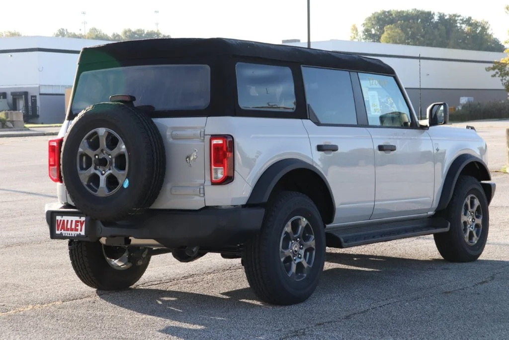New 2026 Avalanche Gray Ford Big Bend® image 9