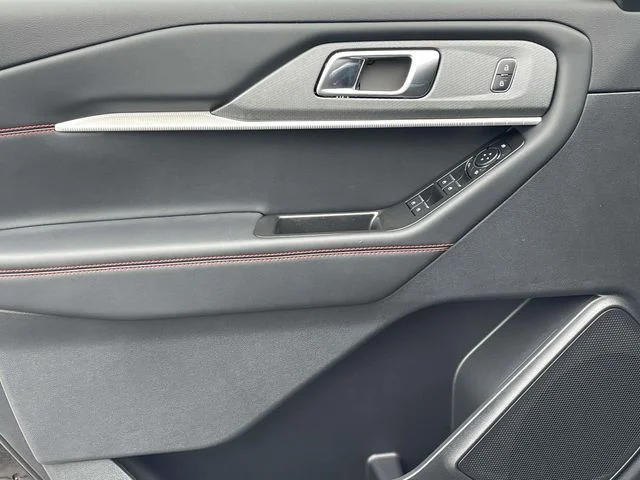 New 2026 Agate Black Metallic Ford ST-Line image 11