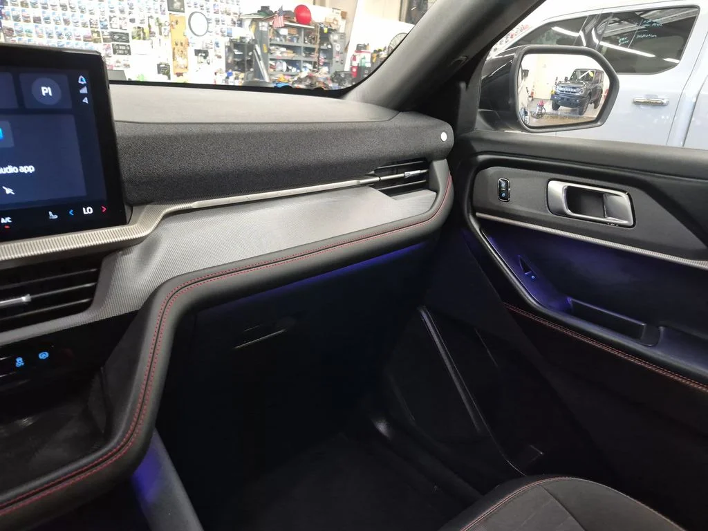 Used 2025 Vapor Blue Metallic Ford ST-Line image 22