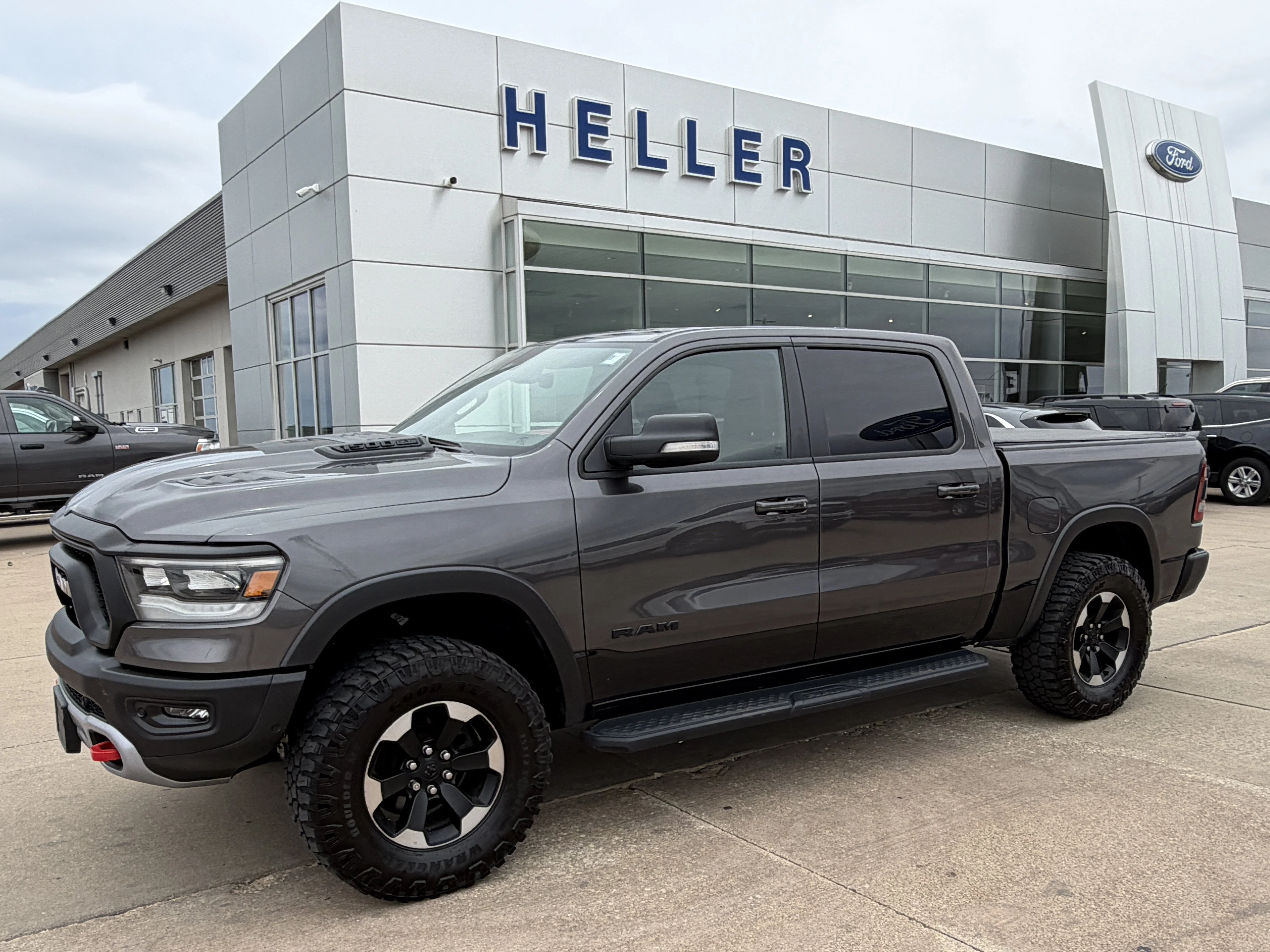 Used 2022 Granite Crystal Metallic Clearcoat Ram Rebel image 3