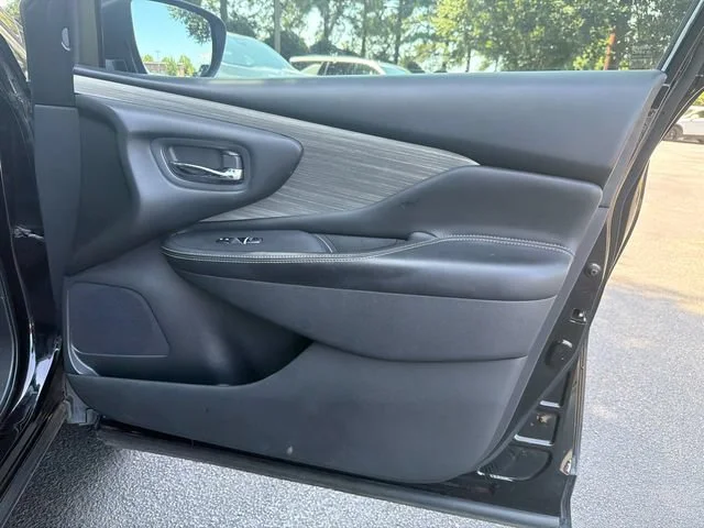 Used 2018 Black Nissan Platinum image 14
