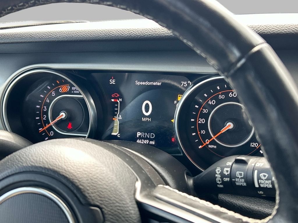 Used 2021 Gray Jeep Sport image 17