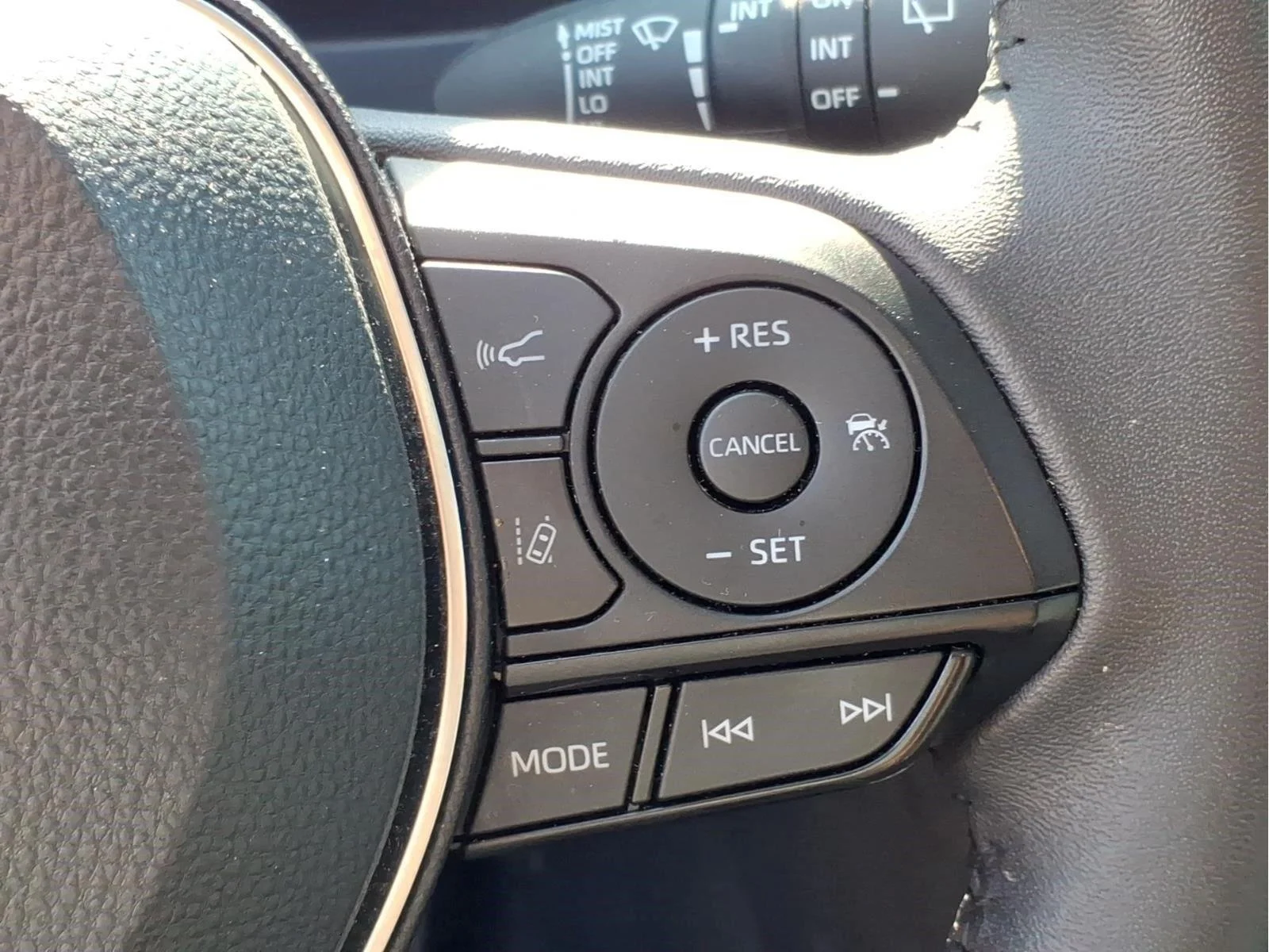 Used 2023 Wind Chill Pearl Toyota Limited image 21