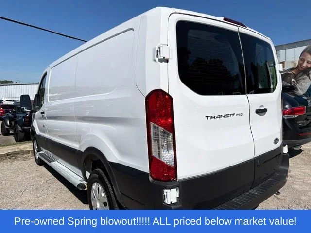 Used 2025 White Ford XL image 4