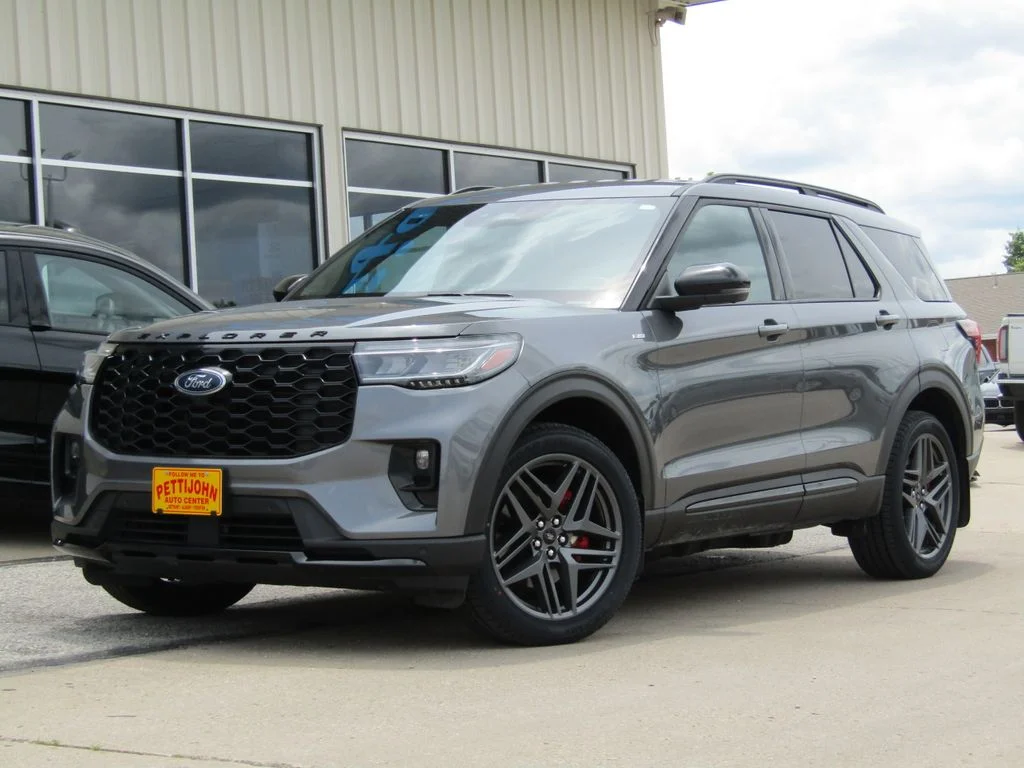 Used 2025 Gray Ford ST-Line image 12