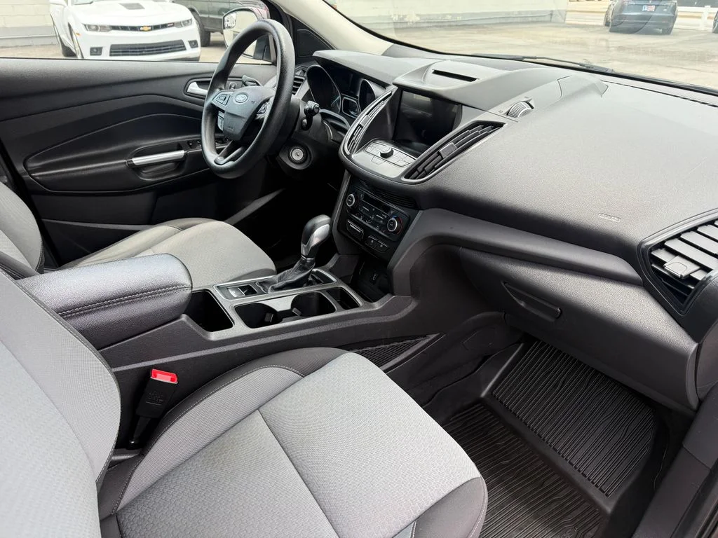 Used 2018 Black Ford SE image 3