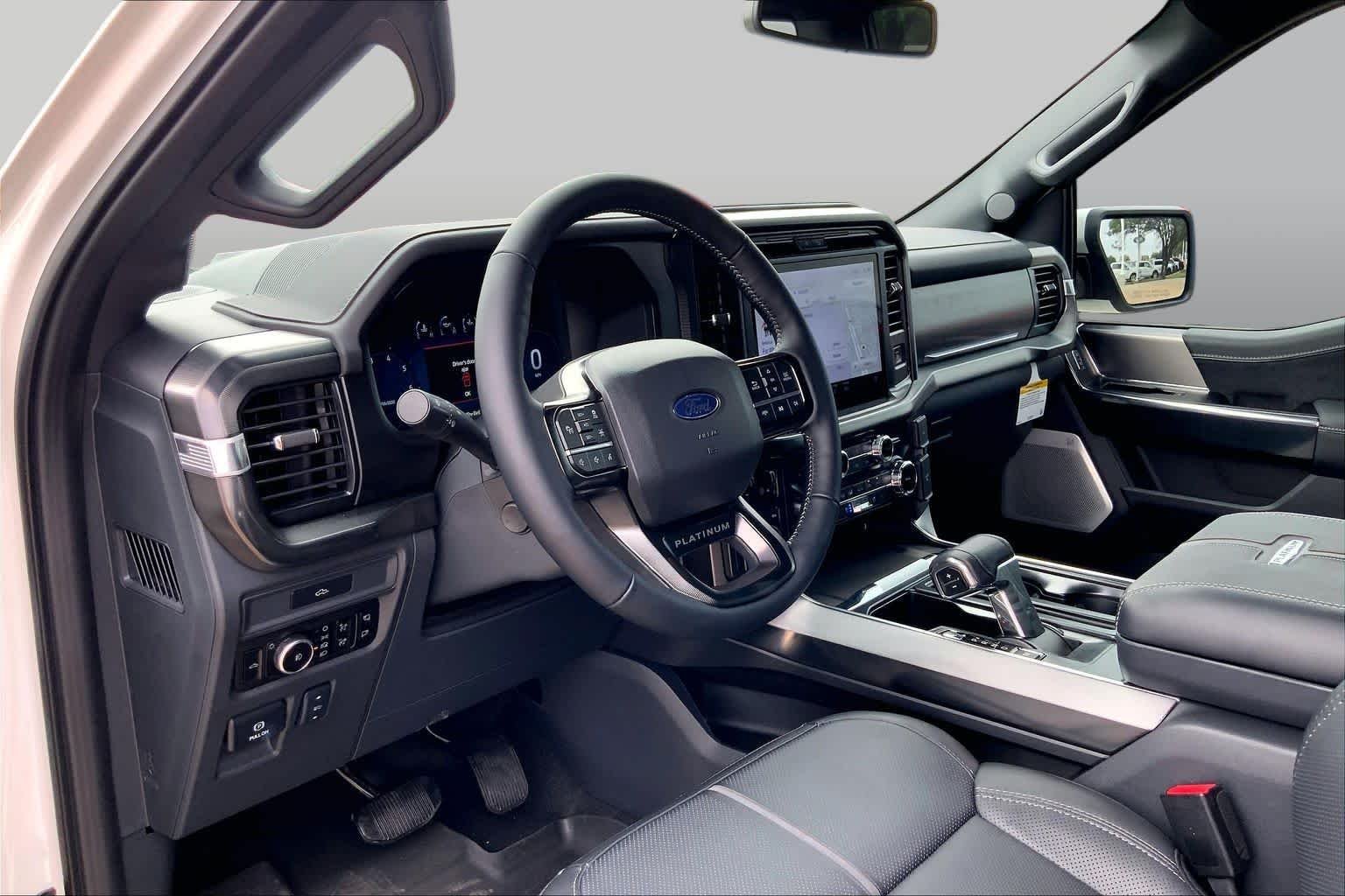 New 2026 Star White Metallic Tri-Coat Ford Platinum image 8