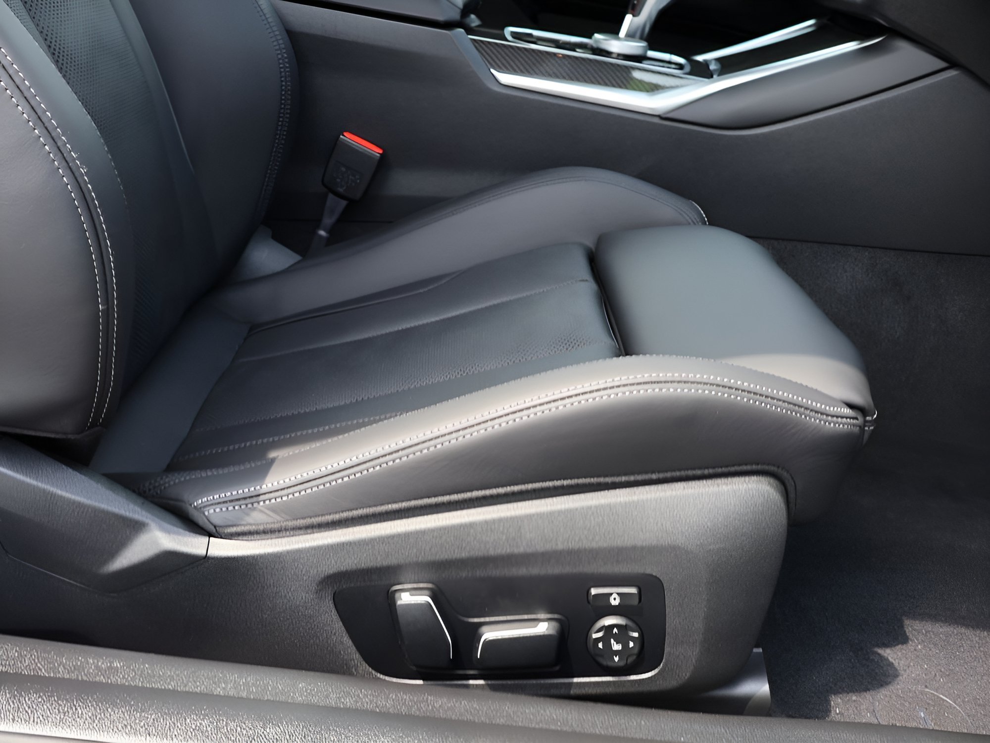 Used 2026 Brooklyn Gray Metallic BMW Competition image 7