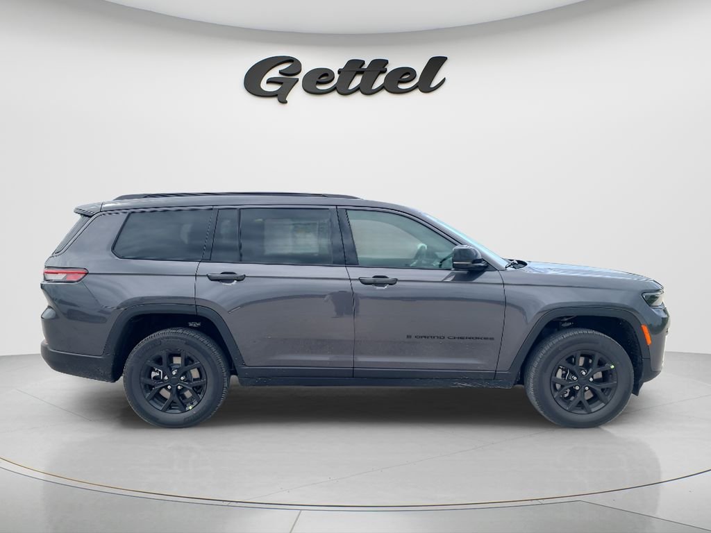 New 2026 Baltic Gray Metallic Clear-Coat Exterior Paint Jeep Laredo image 4