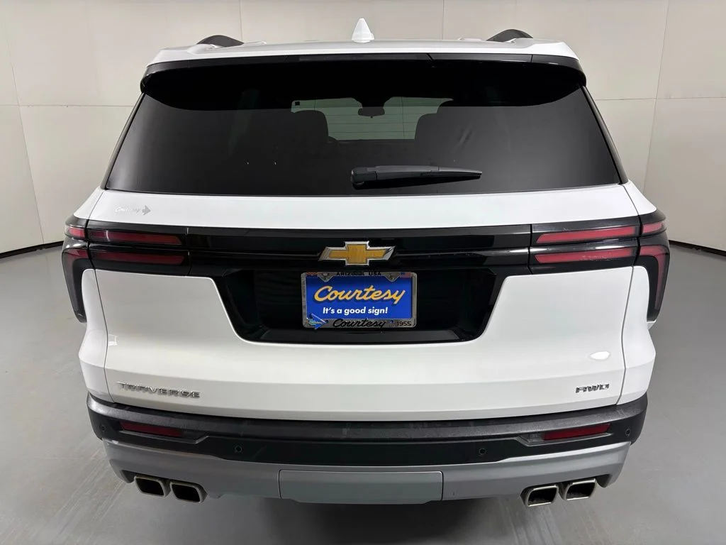 Used 2025 White Chevrolet LT image 7