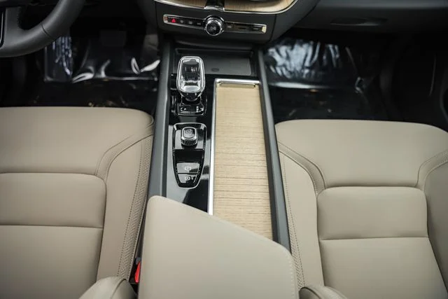 New 2026 Forest Lake Volvo T8 Plus image 30