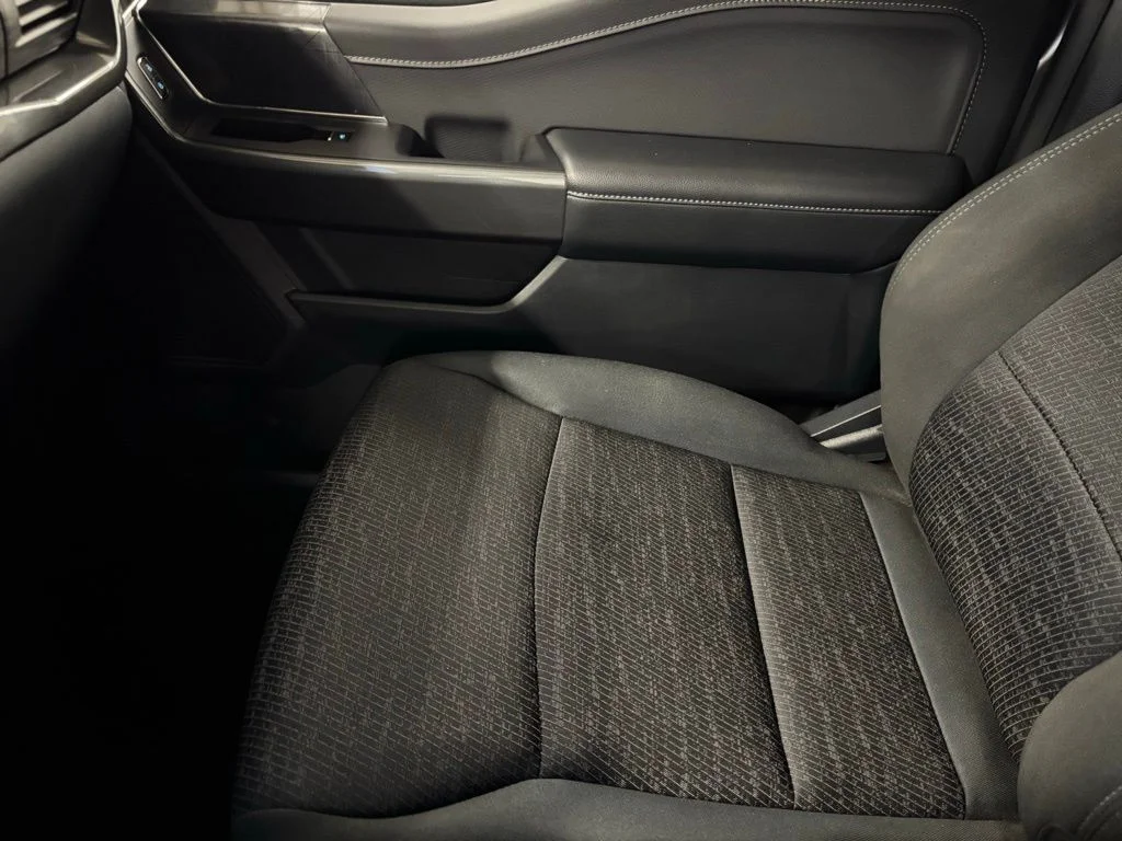 Used 2023 Silver Ford XLT image 15
