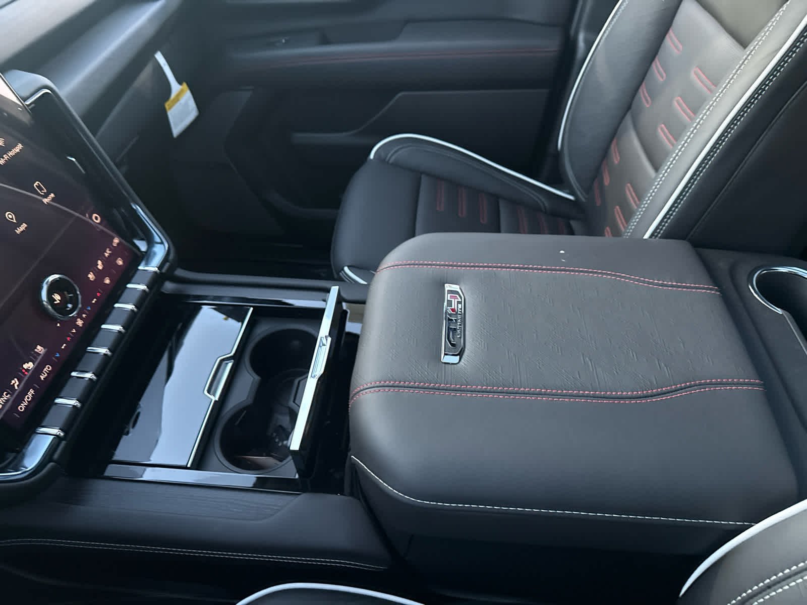 2026 GMC Yukon XL AT4 Ultimate - Photo 25