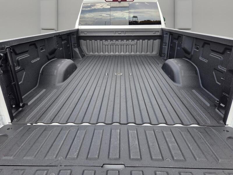 Used 2022 White Frost GMC 4WD CREW CAB 172" DENALI image 16