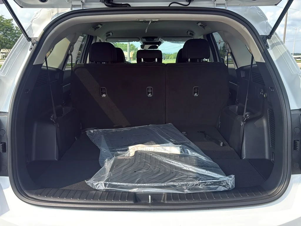 New 2026 Glacial White Pearl Kia LX image 35