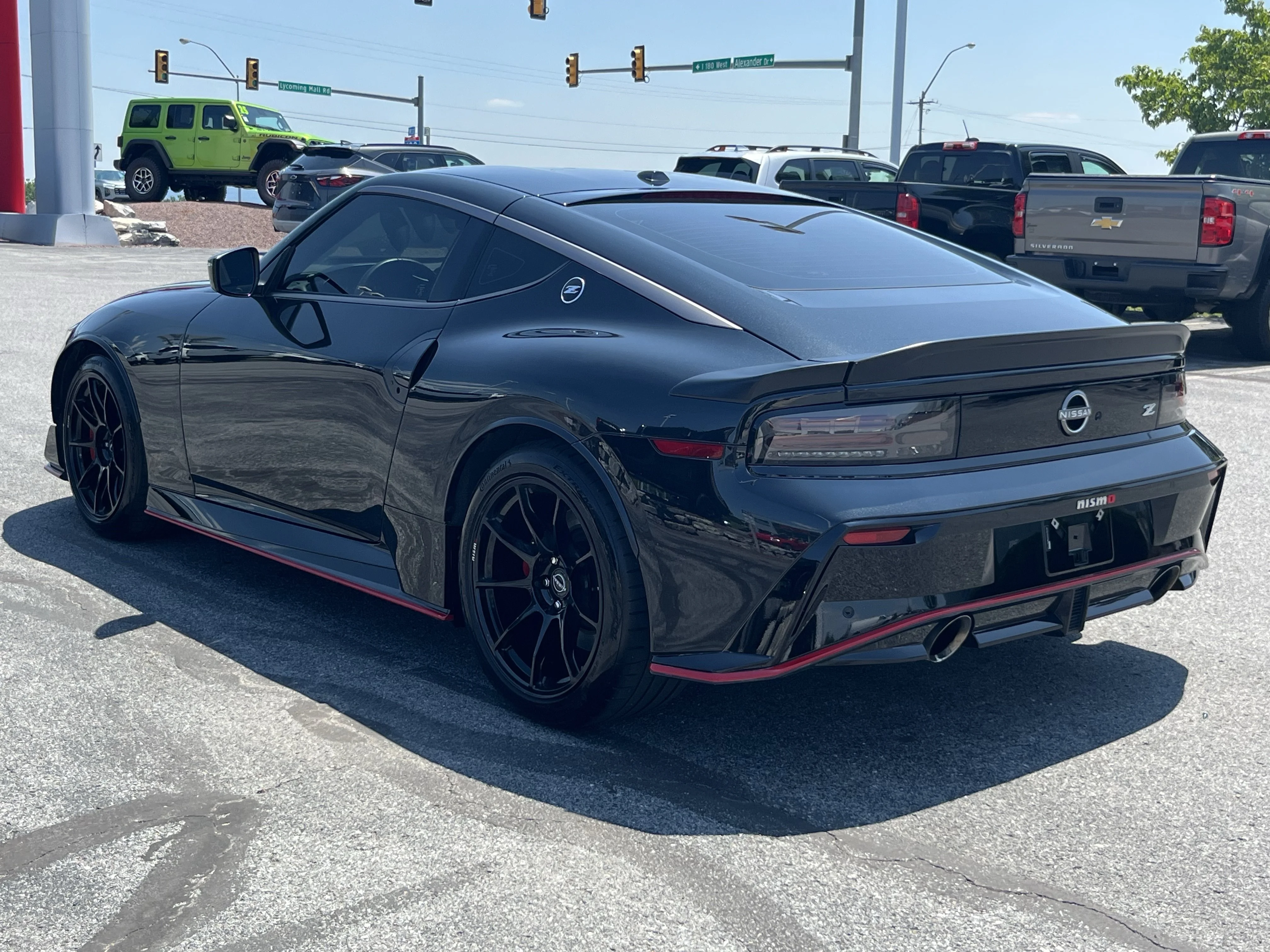 Used 2024 Black Diamond Pearl Nissan NISMO image 7