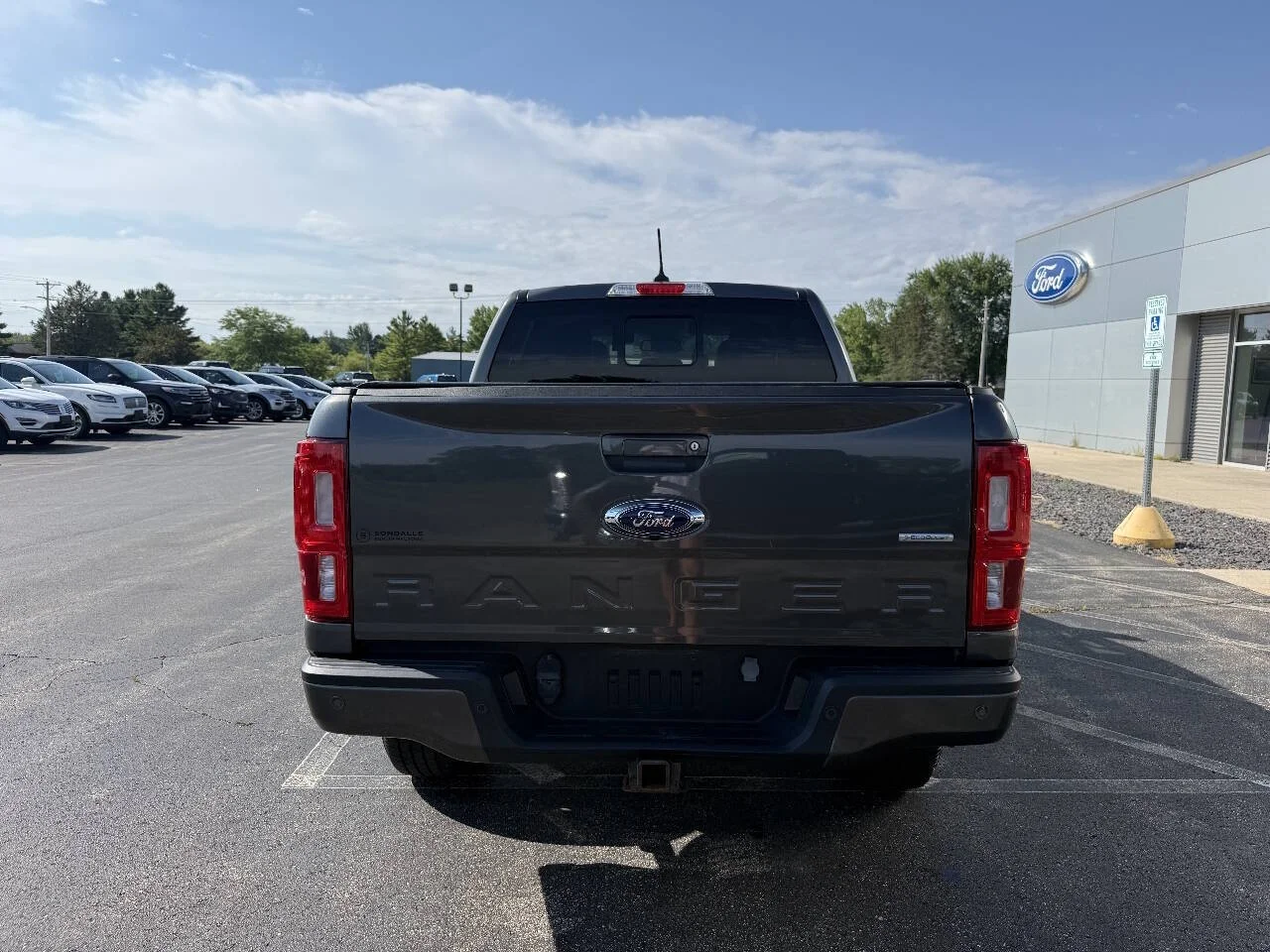 Used 2020 Magnetic Ford Lariat 4x4 4dr SuperCrew 5.1 ft. SB image 6