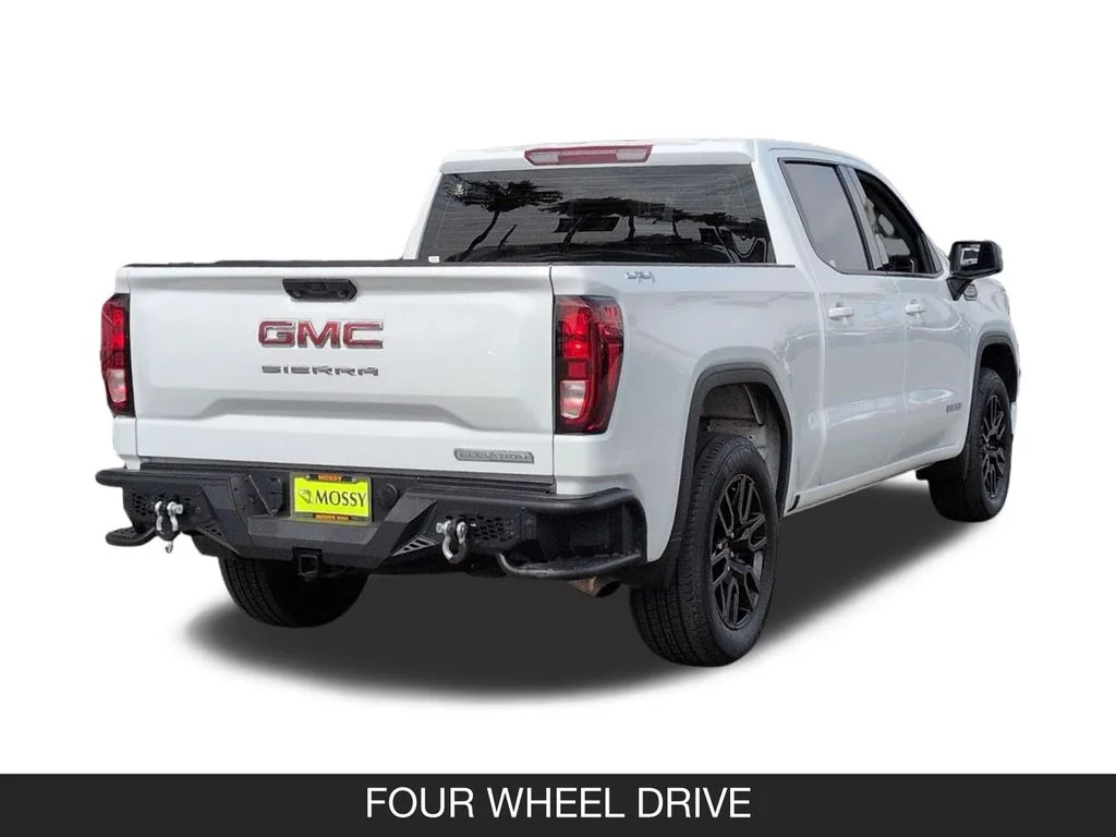 Used 2025 White GMC Elevation image 9